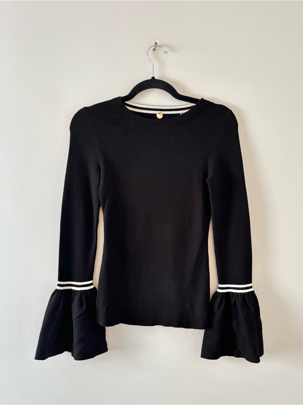 Margaret O’Leary Bell Sleeve Sweater Top Long Sleeve Ribbed Knit Stretch Black